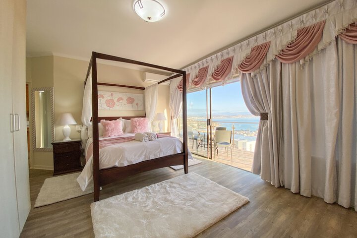 Room 10 of 71