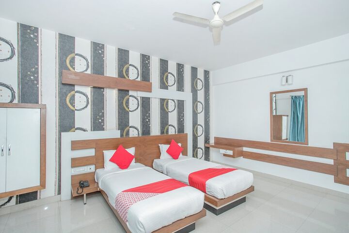 Room 7 of 27
