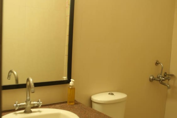 Room 27 of 37