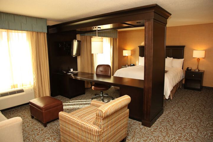 Room 5 of 42