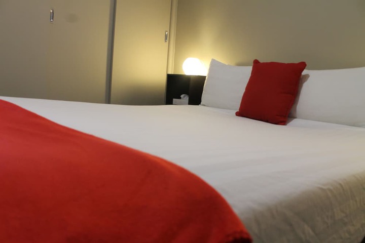 Room 3 of 33