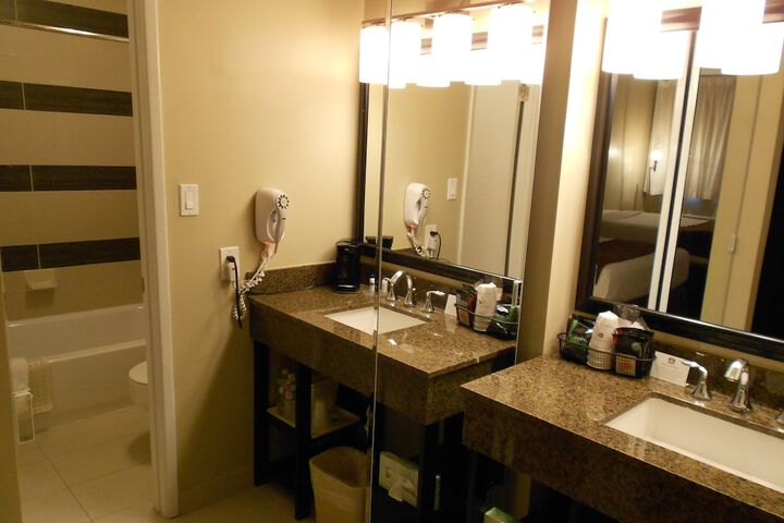 Bathroom sink