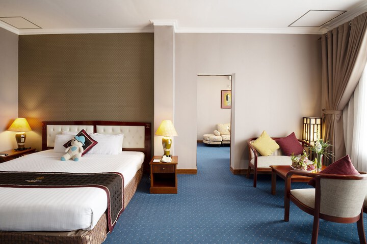 Room 7 of 42