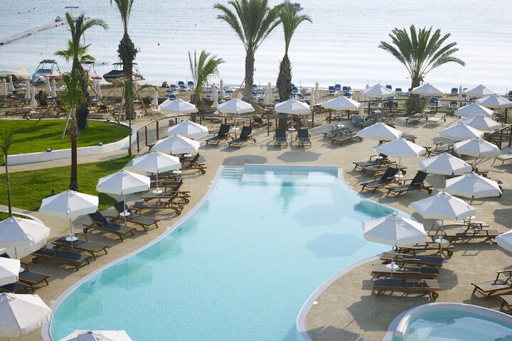 Pool 44 of 69