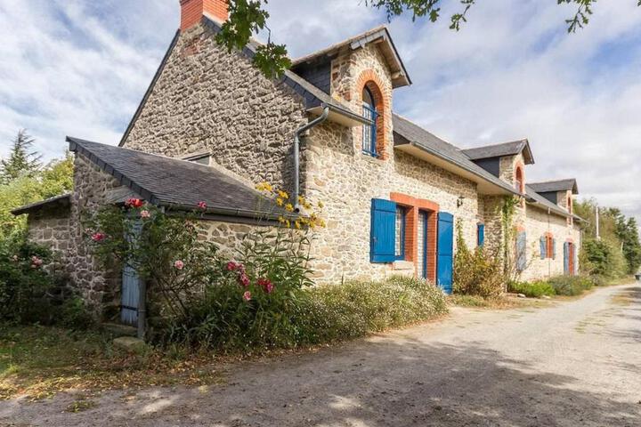 Maison de Charme Proche Côte avec Jardin 3 Chambres & Equipements Bébé - FR-1-306-1068