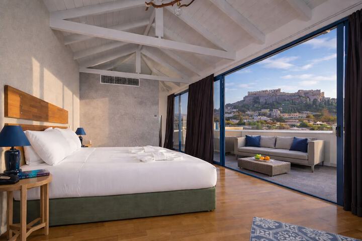 Room 21 of 38