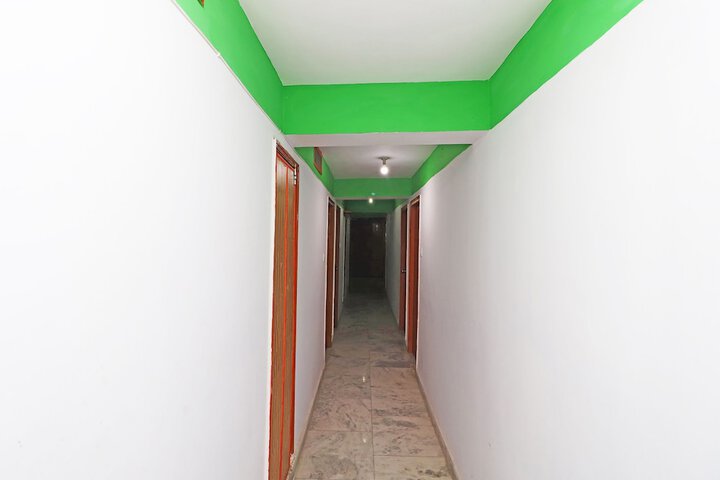 SPOT ON 43882 Hotel Jeevak International