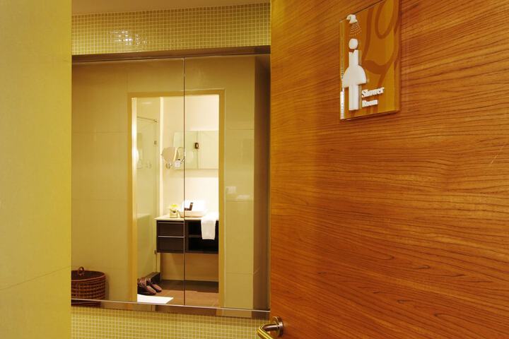Room 14 of 36