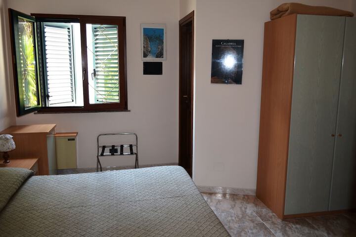 Room 10 of 70