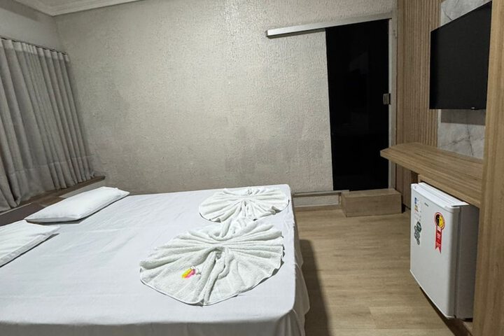 Room 25 of 38