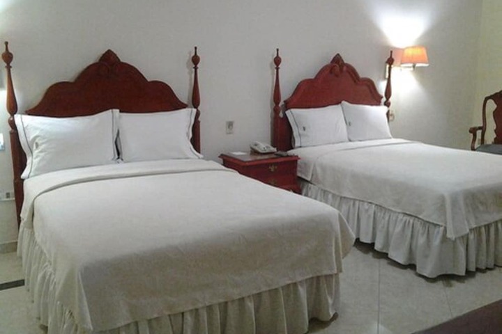 Room 15 of 37
