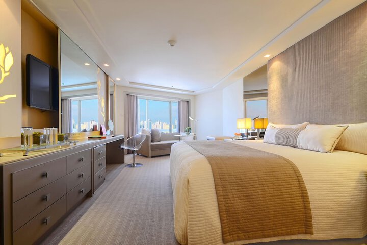 Room 3 of 37