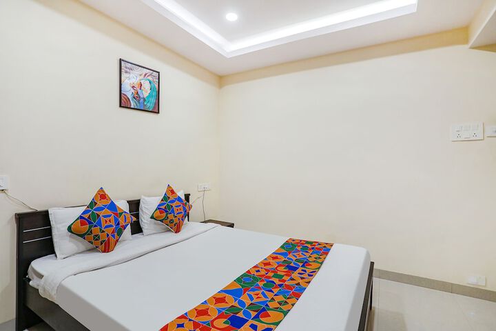 Room 15 of 25