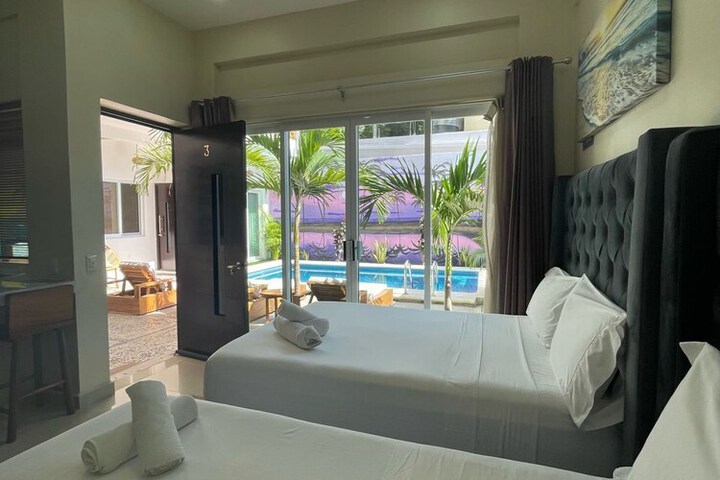 Room 11 of 27