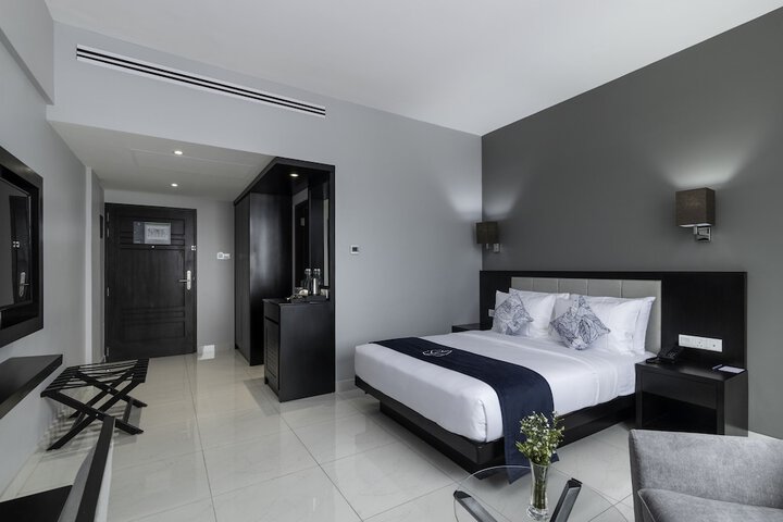 Room 18 of 148
