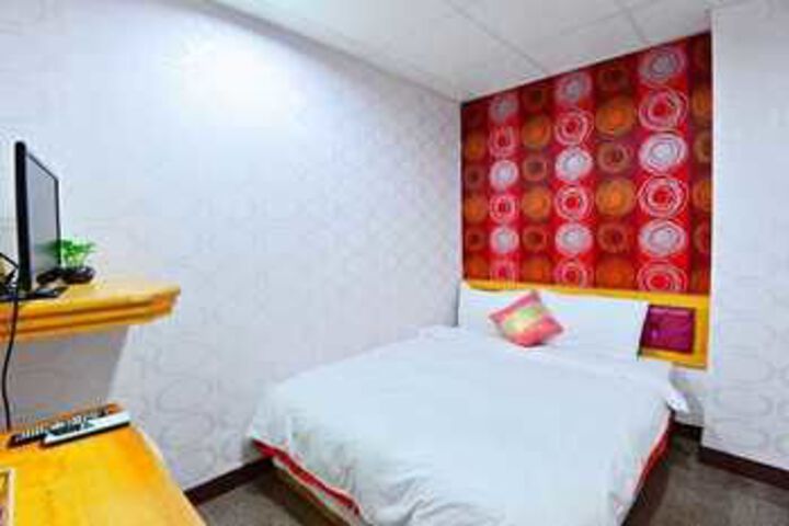 Room 21 of 21