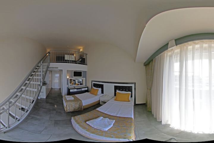 Room 34 of 170