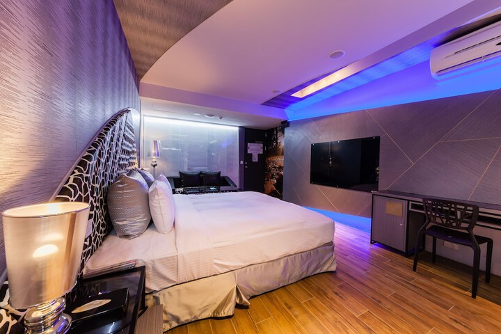 Room 14 of 39