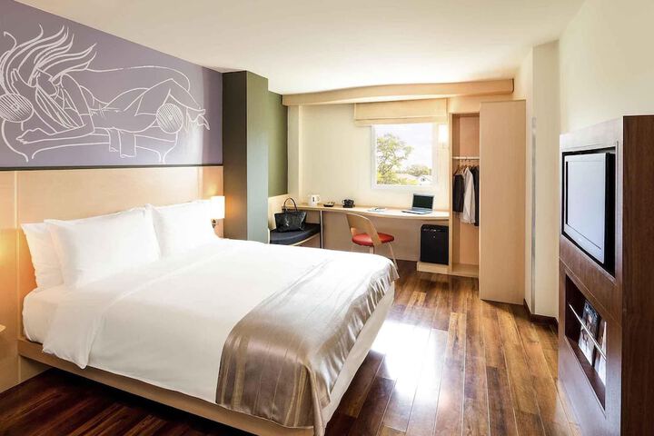 Room 8 of 23