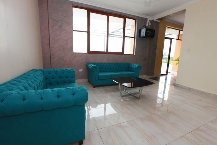 Lounge 40 of 55