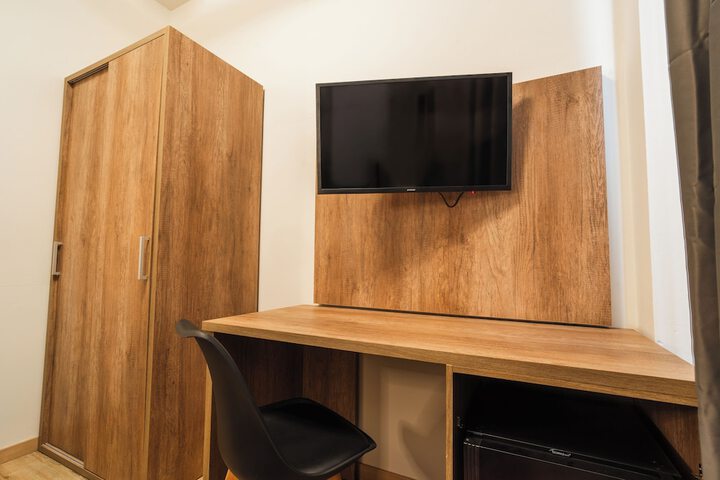 Room 13 of 25