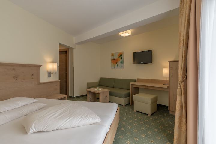Room 8 of 45