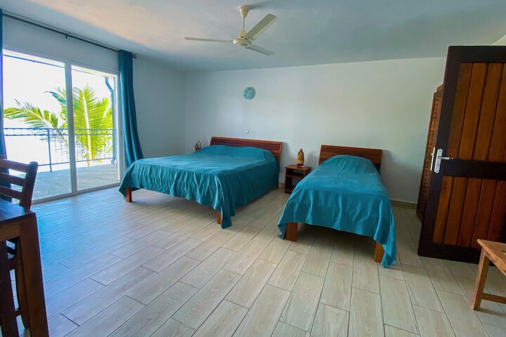 Room 13 of 76