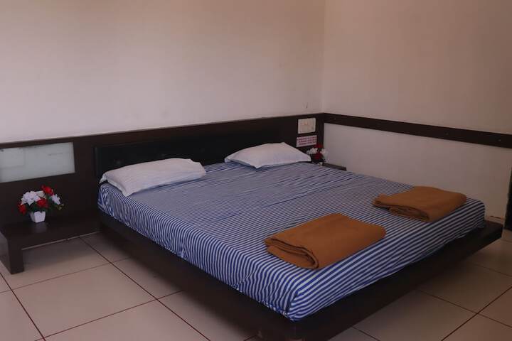 Room 16 of 65