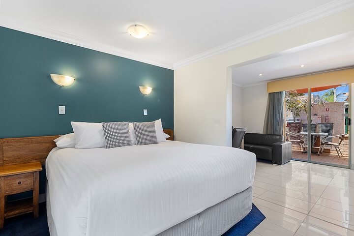 Room 4 of 27