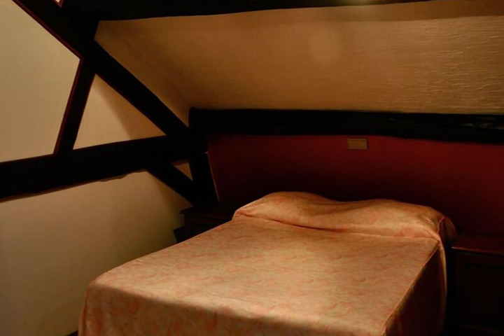 Room 4 of 37