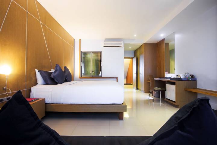 Room 7 of 112