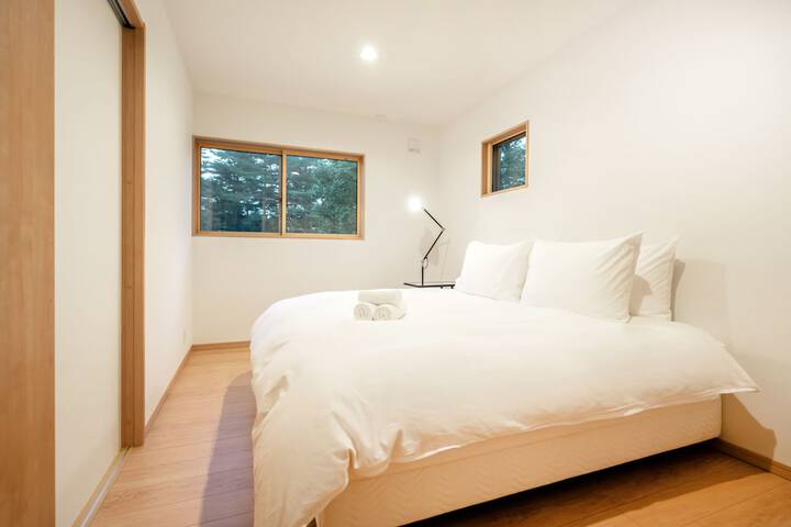 Room 2 of 23