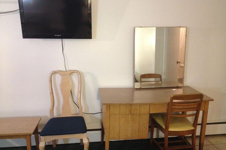 Room 19 of 39