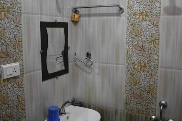 Room 7 of 10
