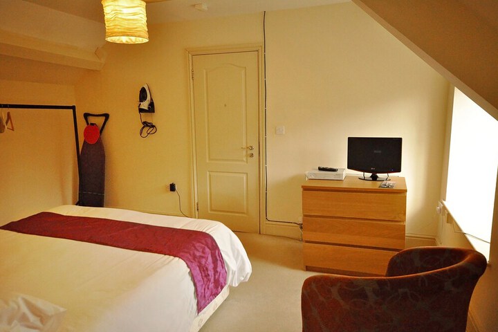 Room 12 of 65
