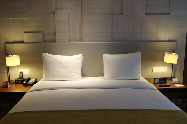 Room 5 of 181