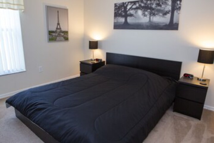 Room 11 of 19