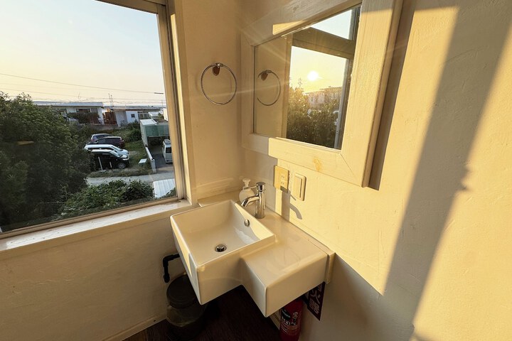 Room 4 of 38