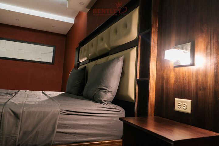 Room 20 of 37