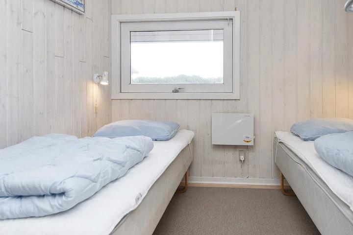 Room 2 of 22