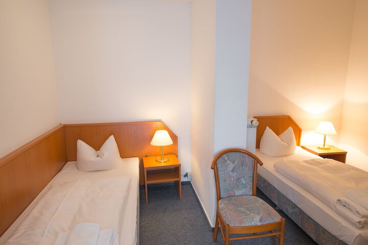 Room 9 of 42