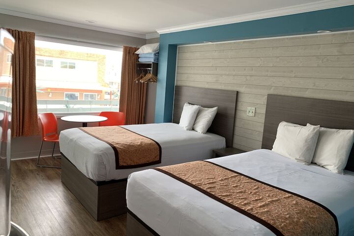 Room 6 of 30