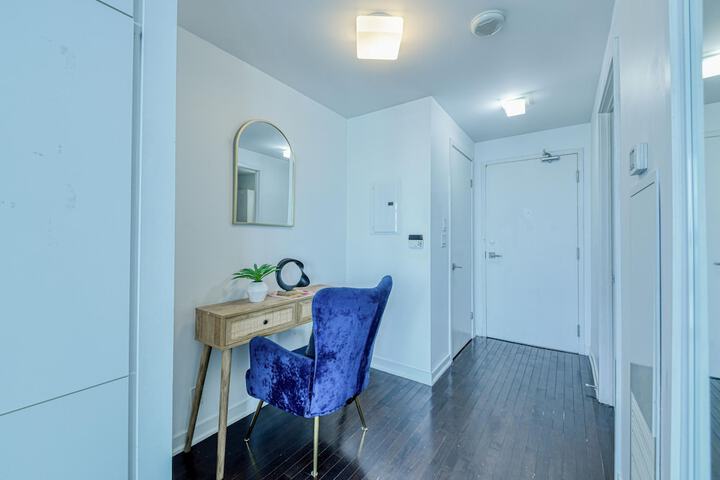 Room 53 of 174