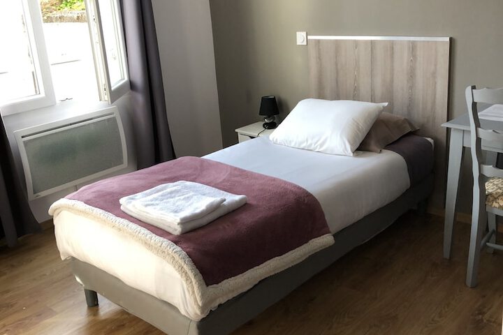 Room 4 of 25