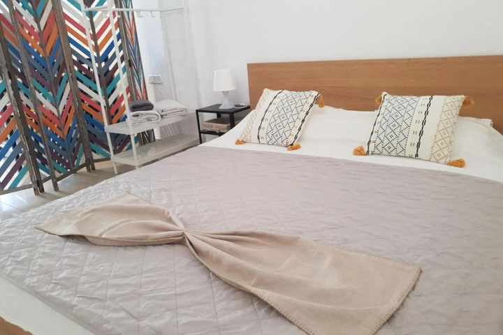 Room 2 of 15