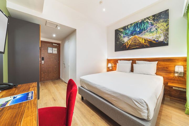 Room 5 of 35