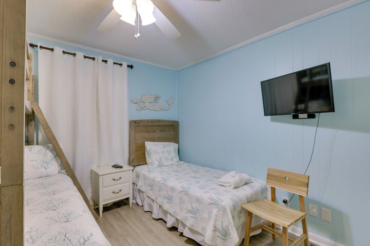 Room 5 of 37