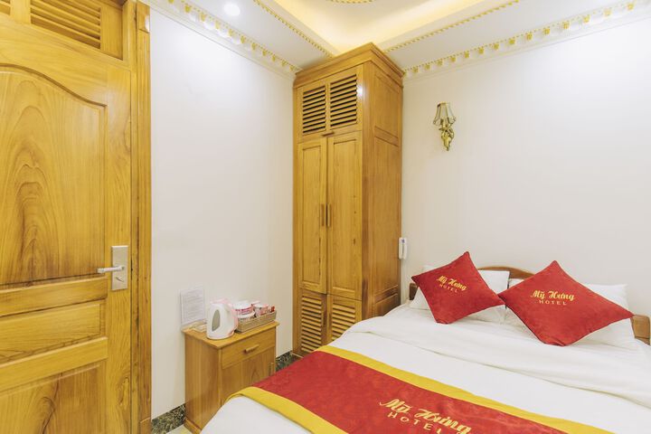 Room 8 of 31