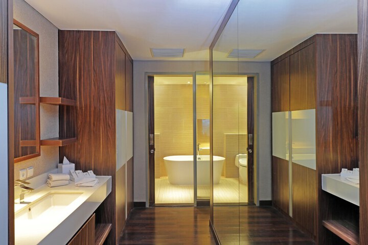 Room 12 of 53