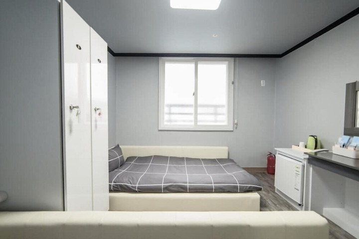 Room 31 of 64